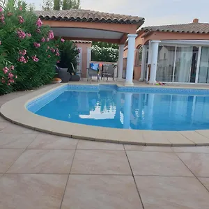 https://villa-plain-pied-avec-piscine-prive-8-personnes.fr-provencehotel.com